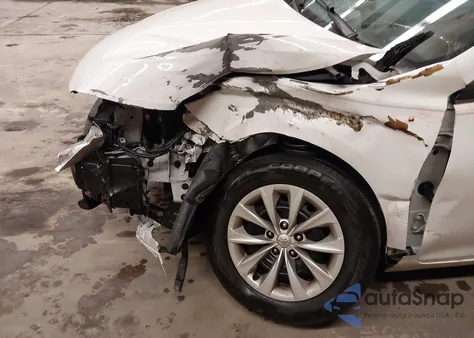 2016 Toyota Camry Le z USA, uszkodzony, nr VIN 4T4BF1FK1GR529869